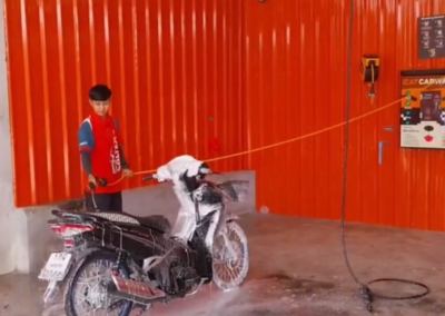 ล้างรถ สาริกา นครนายก Catcarwash ร้านล้างรถหยอดเหรียญ ล้างรถได้ทุกเวลาไม่ว่าจะเป็นช่วงเช้า กลางวัน กลางคืน หรือหลังเลิกงาน แบบ 24 ชั่วโมง